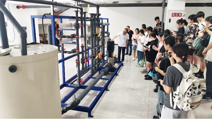 校企深化合作，重慶依斯倍走進重慶工商大學(xué)“廢水處理”課堂