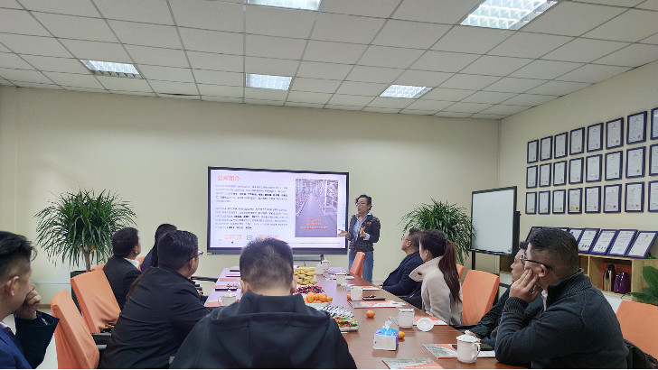 江蘇省蘇商發(fā)展促進(jìn)會(huì)企業(yè)家走進(jìn)依斯倍