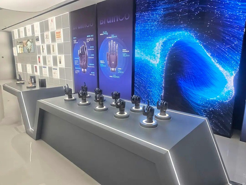 依斯倍一行前往浙江強腦科技參訪學(xué)習(xí) (2)